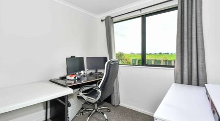 Modern Rural Retreat - Photo 3