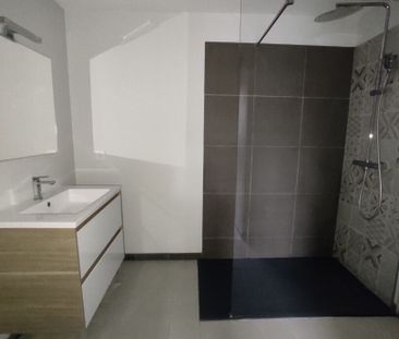 T2 PROCHE PLACE DES CARMES - Photo 3