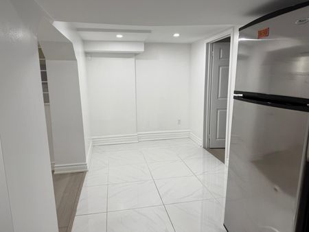 For Lease - 2913 Kingston Road, Toronto, Ontario - Photo 3