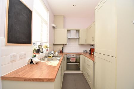 Holy Oake Terrace, Horbury - Photo 5