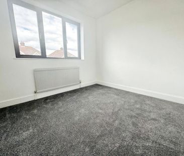 Harlow Road, Rainham, RM13 - Photo 2