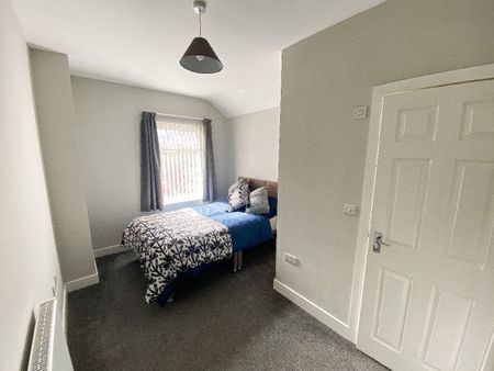 Room 3, 14 Royal Avenue - Photo 5