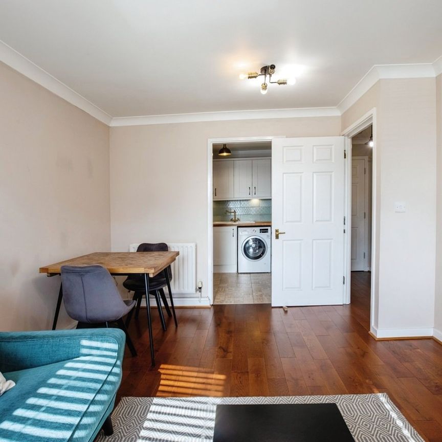 1 Bed Flat, Orchard Court, SE26 - Photo 1
