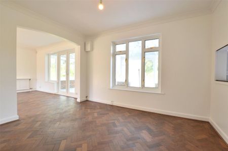 4 bedroom detached house to rent - Photo 4