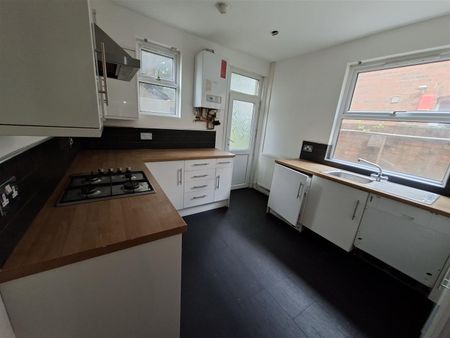 Howard Gardens, Cardiff - Photo 4