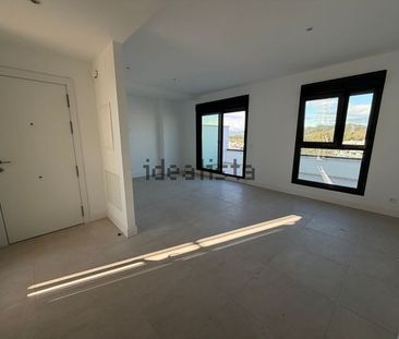 Alquiler de ático en Calle Astrea - Photo 2