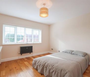 3 bedroom semi-detached house to rent - Photo 6