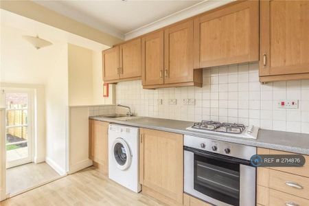 4 bedroom terraced house to rent - Photo 5