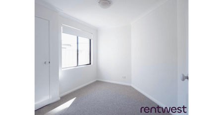 IMMACULATE & SPACIOUS - Photo 3