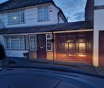 2 bed Semi-Detached House for Rent - Photo 5