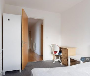 2 bedroom flat to rent - Photo 6