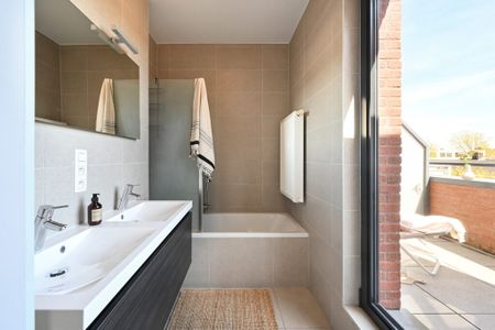 Mooi en lichtrijk appartement met 2 terrassen - Photo 4