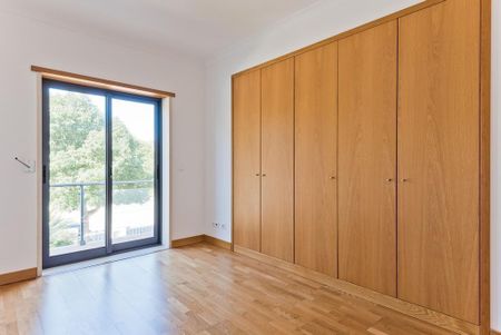 Luxury 3 bedroom Detached House for rent in Oeiras, Portugal - Photo 2
