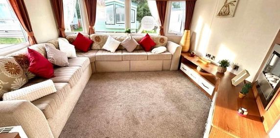 2 bed Park Home in Hythe Road , Dymchurch, Romney Marsh, TN29 0JX - Photo 2