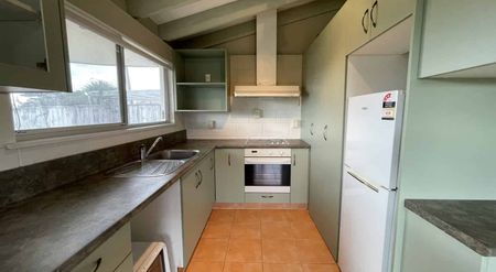 TWO BEDROOMS - FOXTON - Photo 2