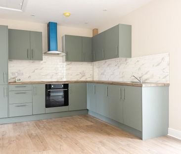 2 bedroom flat to rent - Photo 2