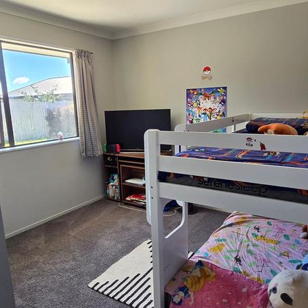 Well laid out 4-bedroom family home - Photo 4