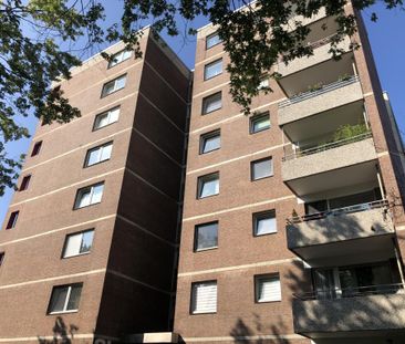 Großzügige schöne 2-Zimmer-Wohnung mit Balkon in Düsseldorf Vennhau... - Photo 1