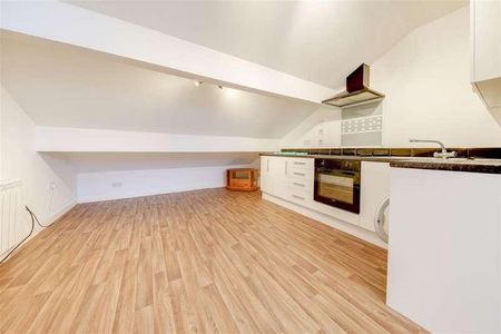 St James Square, Bacup, Rossendale, OL13 - Photo 2