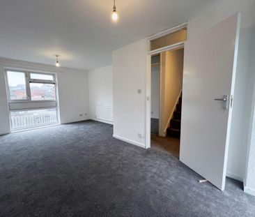 4 bedroom terraced house to rent - Photo 4