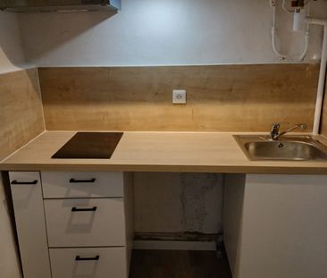 Location Appartement 1 pièce 36m² LA VALETTE DU VAR 83160 - Photo 2