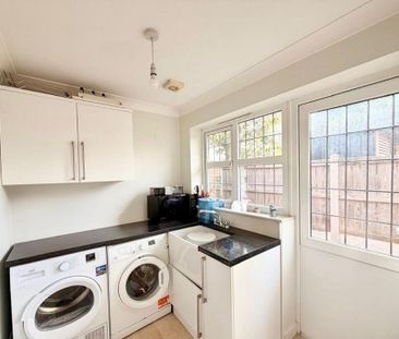 3 bedroom detached house to rent - Photo 3