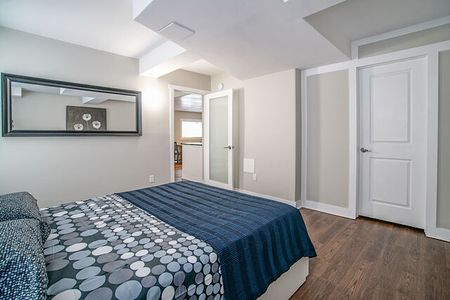 915 13 Avenue SW, Calgary - Photo 2