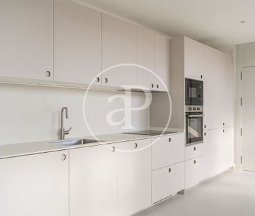 Luxury penthouse for rent in Madrid, Spain - Photo 4