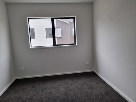 Brand new 3 bedroom - Photo 2