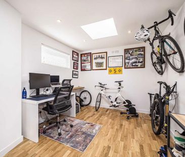 4 bedroom semi-detached house to rent - Photo 6