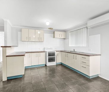 Centrally Located Spacious 3 Bedroom Home - Photo 4