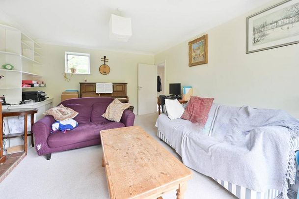 3 bedroom bungalow to rent - Photo 1