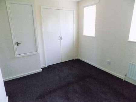 Foxdale Drive, Brierley Hill, DY5 - Photo 5