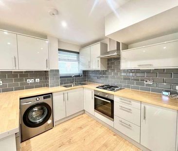 Warley Hill, Brentwood, CM14 - Photo 1