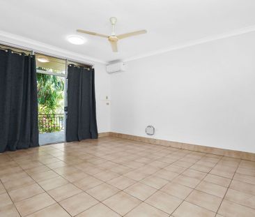 Bright and Breezy Nightcliff Apartment! - Photo 3