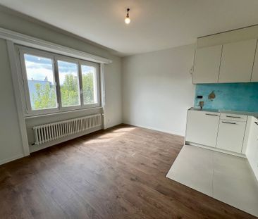A LOUER à ESTAVAYER-LE-LAC Studio rénové au 2e étage - Photo 1