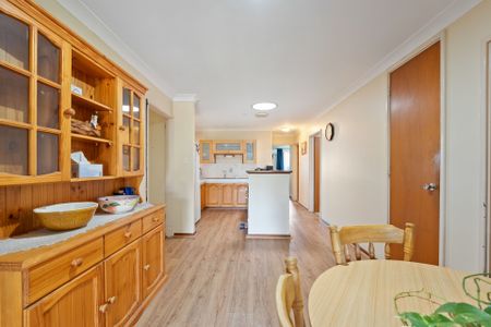 Three Bedroom Home in Cooloongup - Photo 5