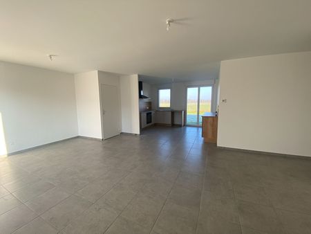 Location maison 4 pièces, 89.62m², Beaufort-en-Anjou - Photo 2