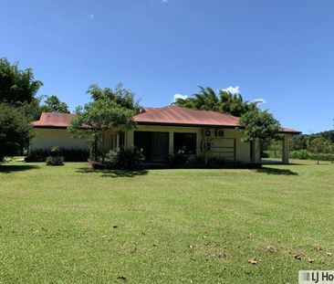 SPACIOUS FOUR BEDROOM HOUSE - Photo 1