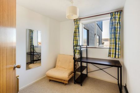 2 Bed Flat - Photo 4