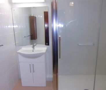 1 bedroom retirement property to rent - Photo 2