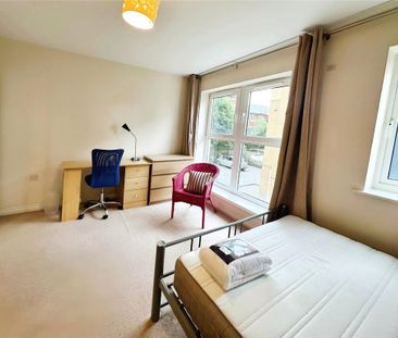 4 bedroom end of terrace house to rent - Photo 6