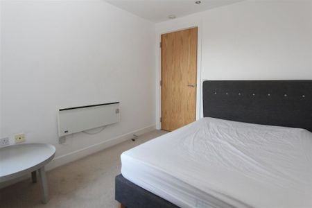 La Salle, Leeds City Centre, LS10 1NW - Photo 4