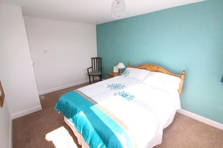 4 bedroom detached house to rent - Photo 3