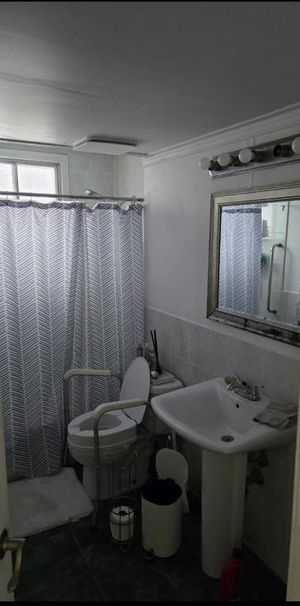 4 1/2 à louer - Photo 1