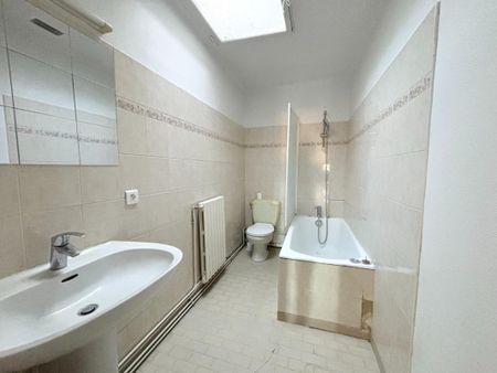 Location Appartement 3 pièces 84m² AVIGNON 84000 - Photo 5