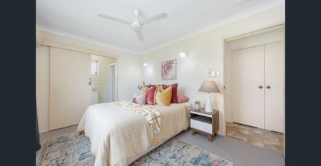 Perfectly Positioned Family Home - Photo 5