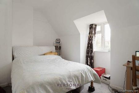 2 bedroom property to rent in Epsom - Photo 4