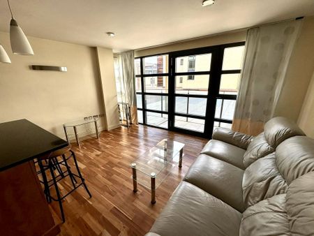2 bedroom flat to rent - Photo 2