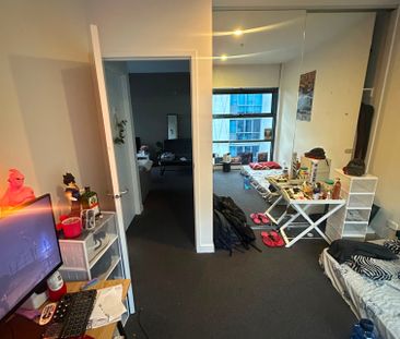 West Melbourne - Photo 2